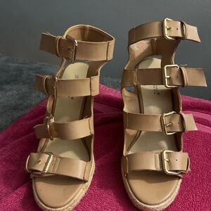 Stylish Tan Strappy Sandals